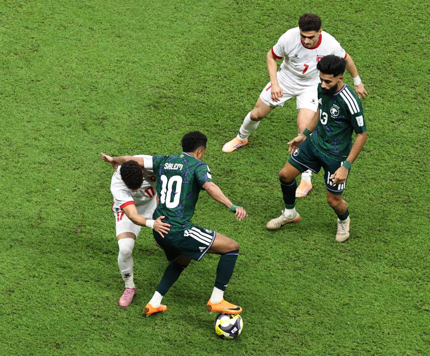 تیم ملی پادشاهی عربی سعودی راه رسیدن به دروازه اردن را گم کرد (عکس: سعد العنزی)