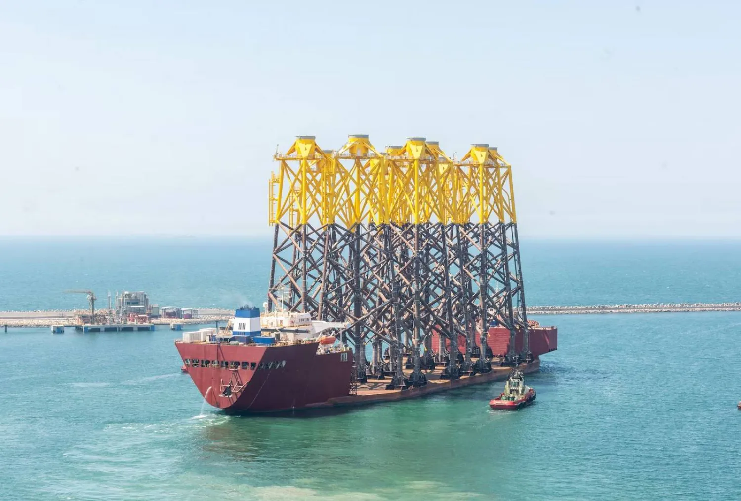 منشأة تديرها شركة لامبريل لخدمات النفط والغاز بدبي (رويترز)