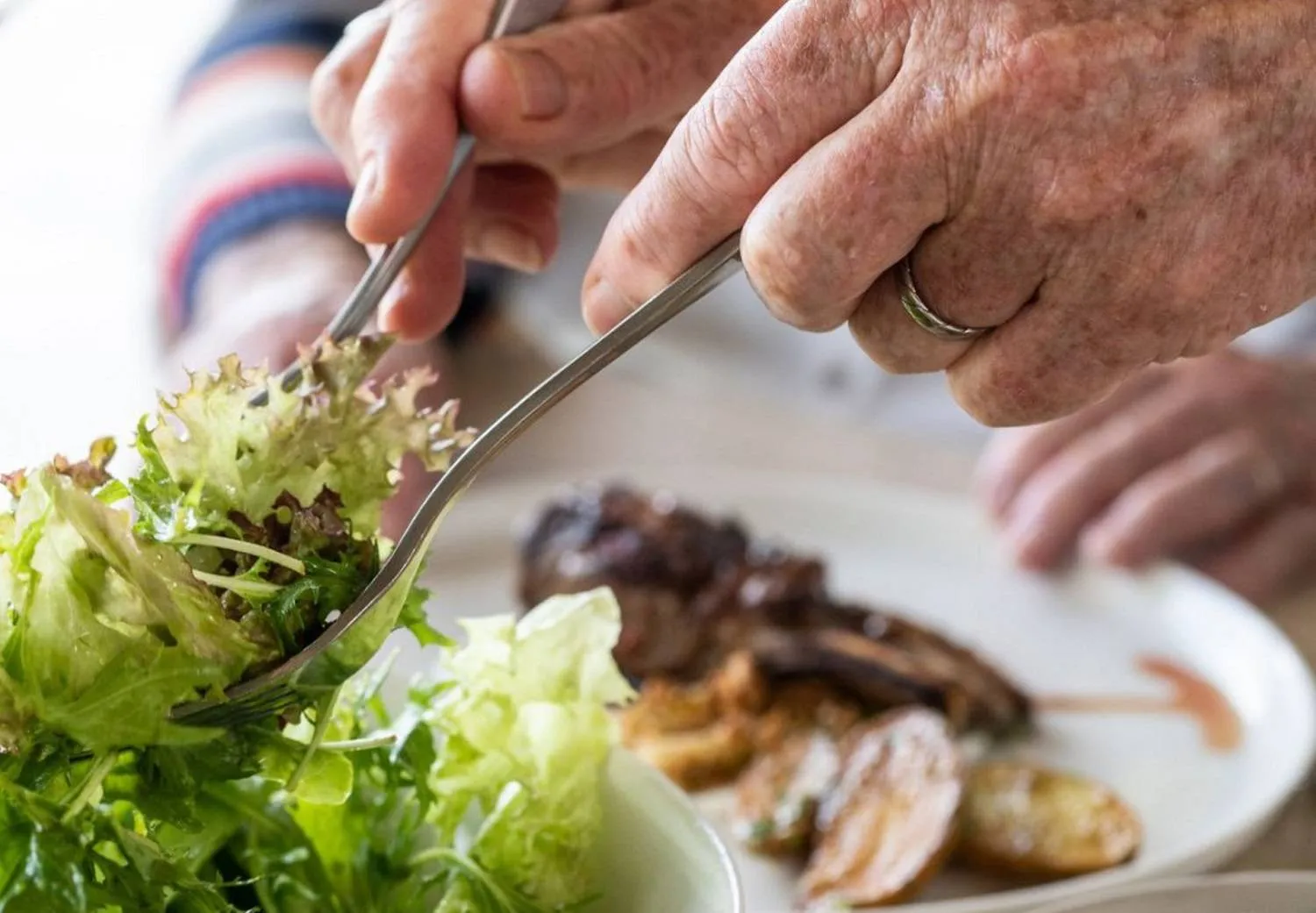 البروتين وتمارين المقاومة لحماية العضلات مع التقدُّم في العمر (جامعة مونتريال)