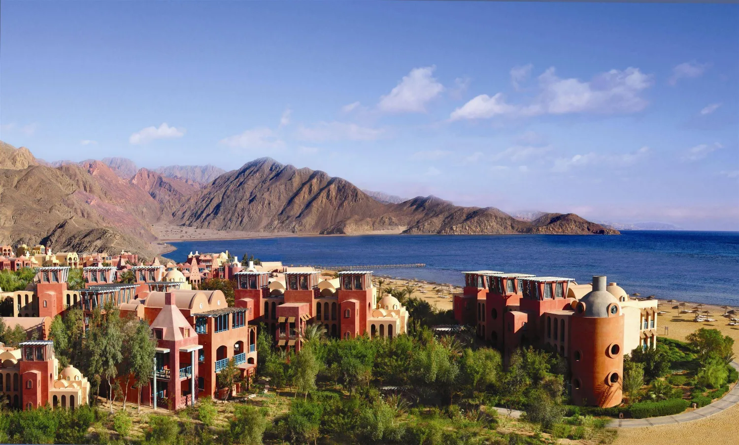 أحد المنتجعات السياحية الفاخرة في مدينة طابا (هيئة تنشيط السياحة)