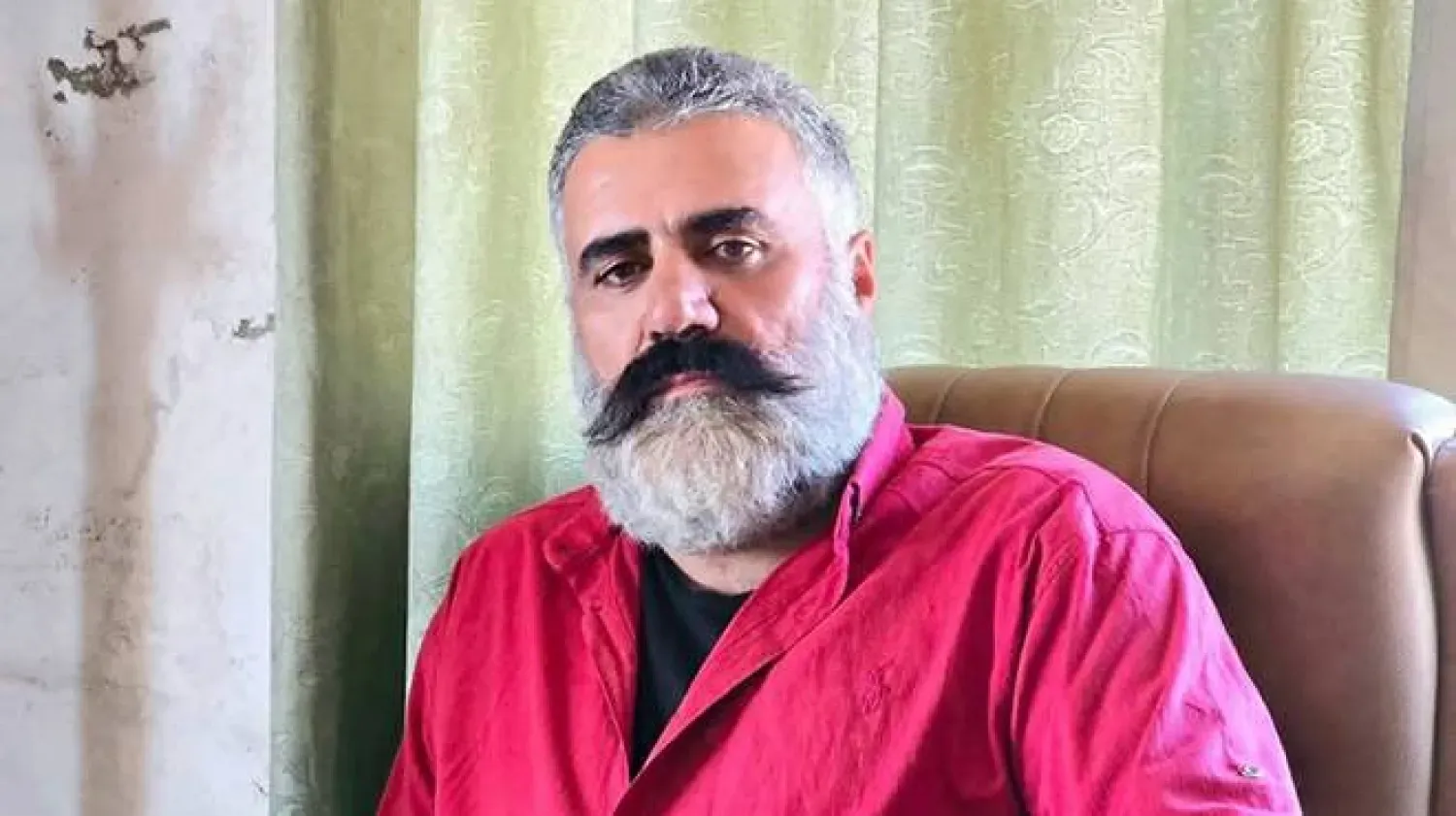 Şair ve aktivist Enver Fevzat, pazar günü Suveyda ilinin doğusundaki Busan köyünde evinin önünde öldürüldü (SANA)