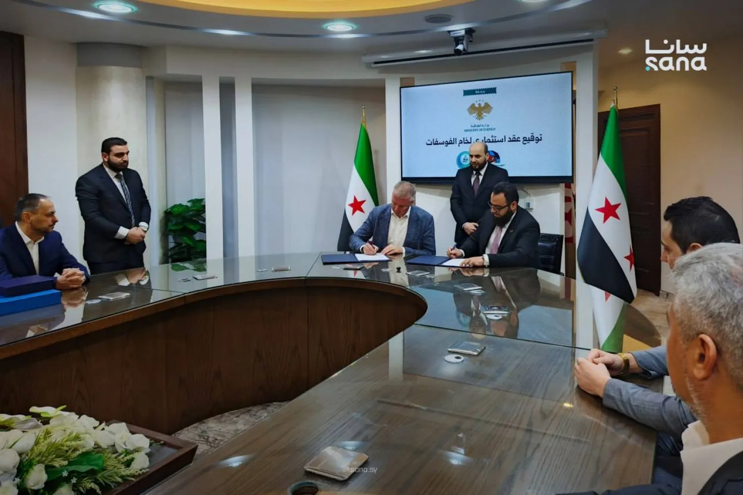 وزير الطاقة السوري يشهد توقيع اتفاقية بشأن الفوسفات (إكس)