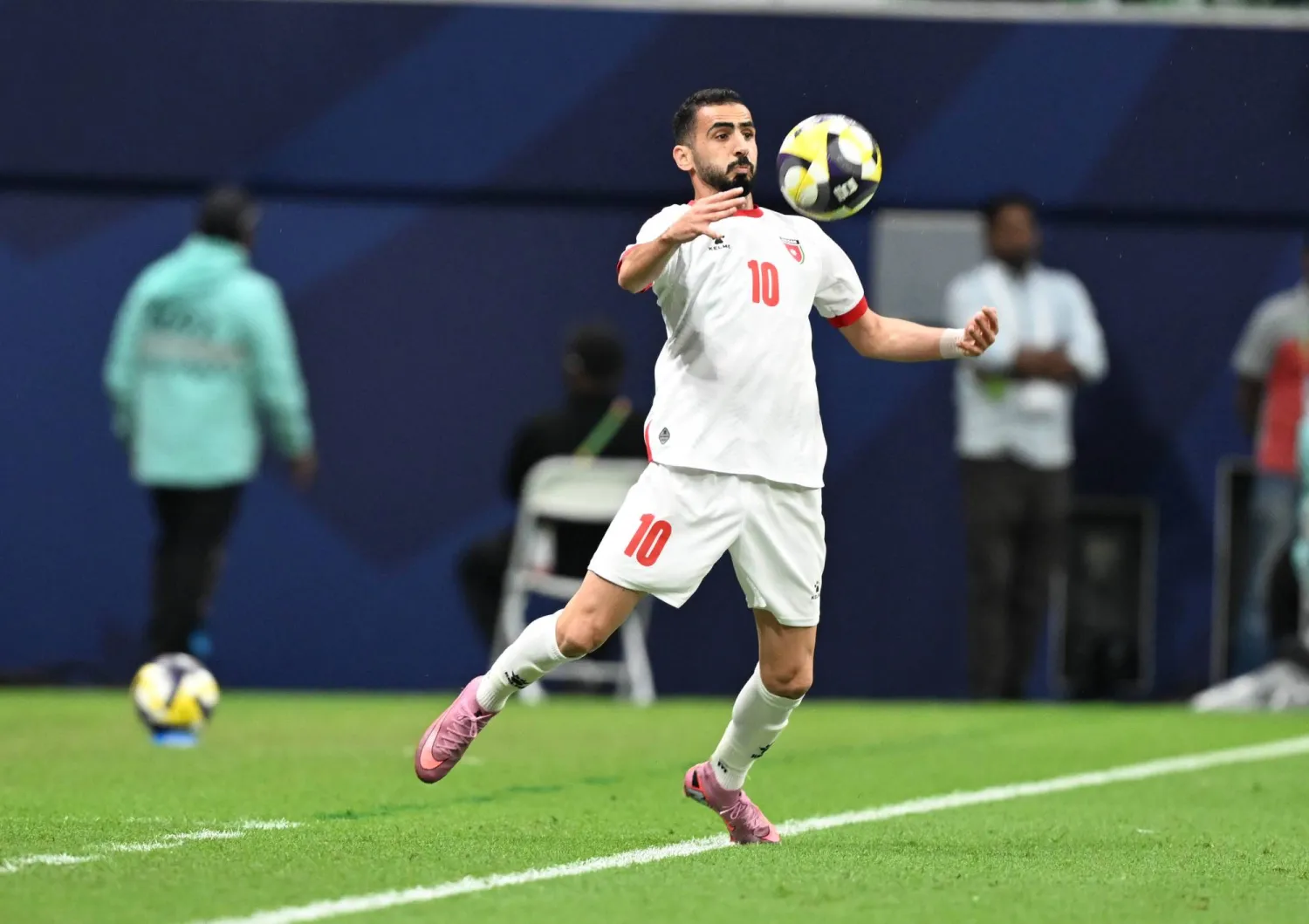 أحمد عرسان أحد أبرز أوراق النشامى في البطولة (تصوير: بشير صالح)