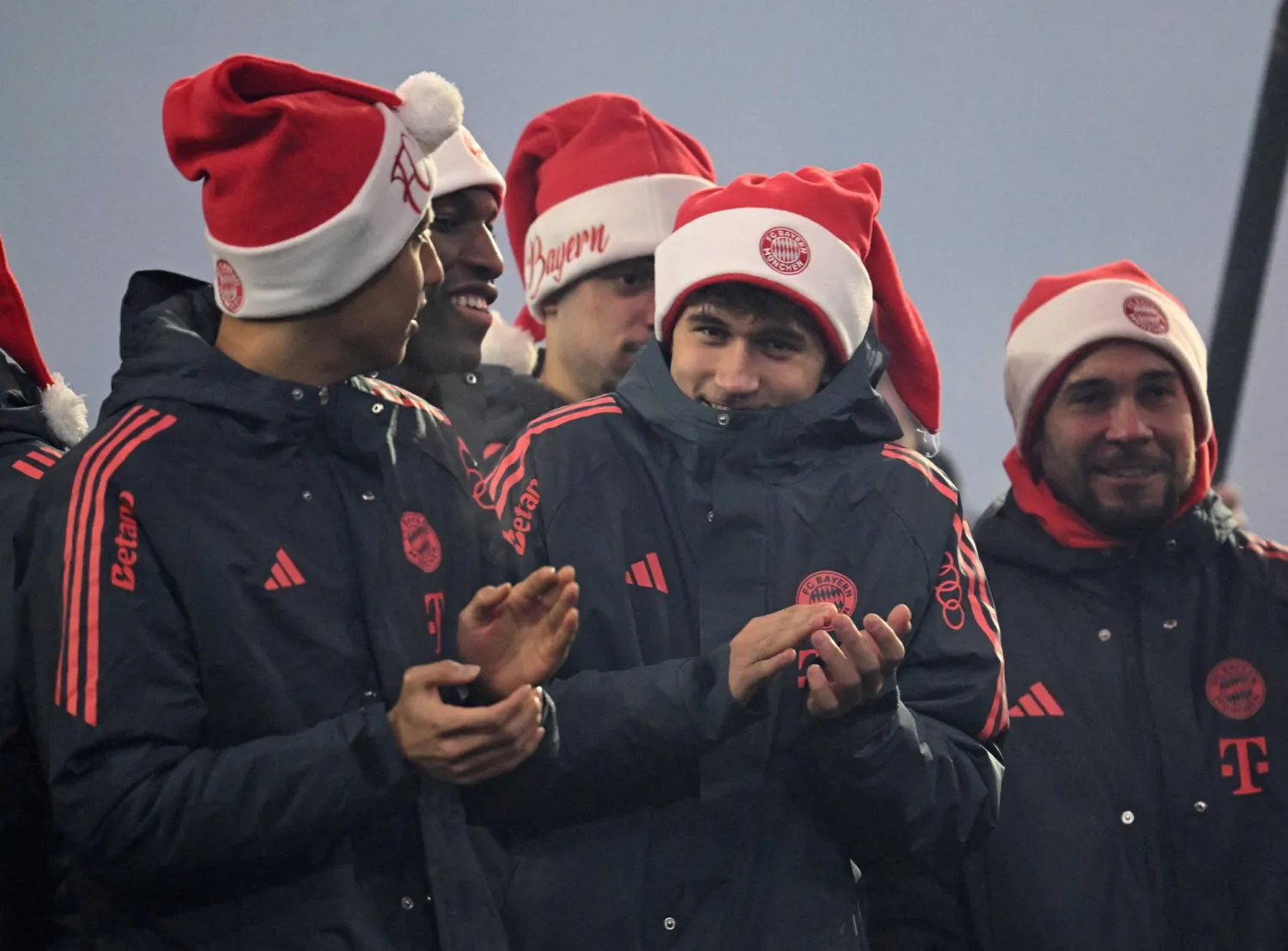 يحل نادي بايرن ميونيخ ضيفاً ثقيلاً على فريق هايدنهايم يوم الأحد المقبل (رويترز)