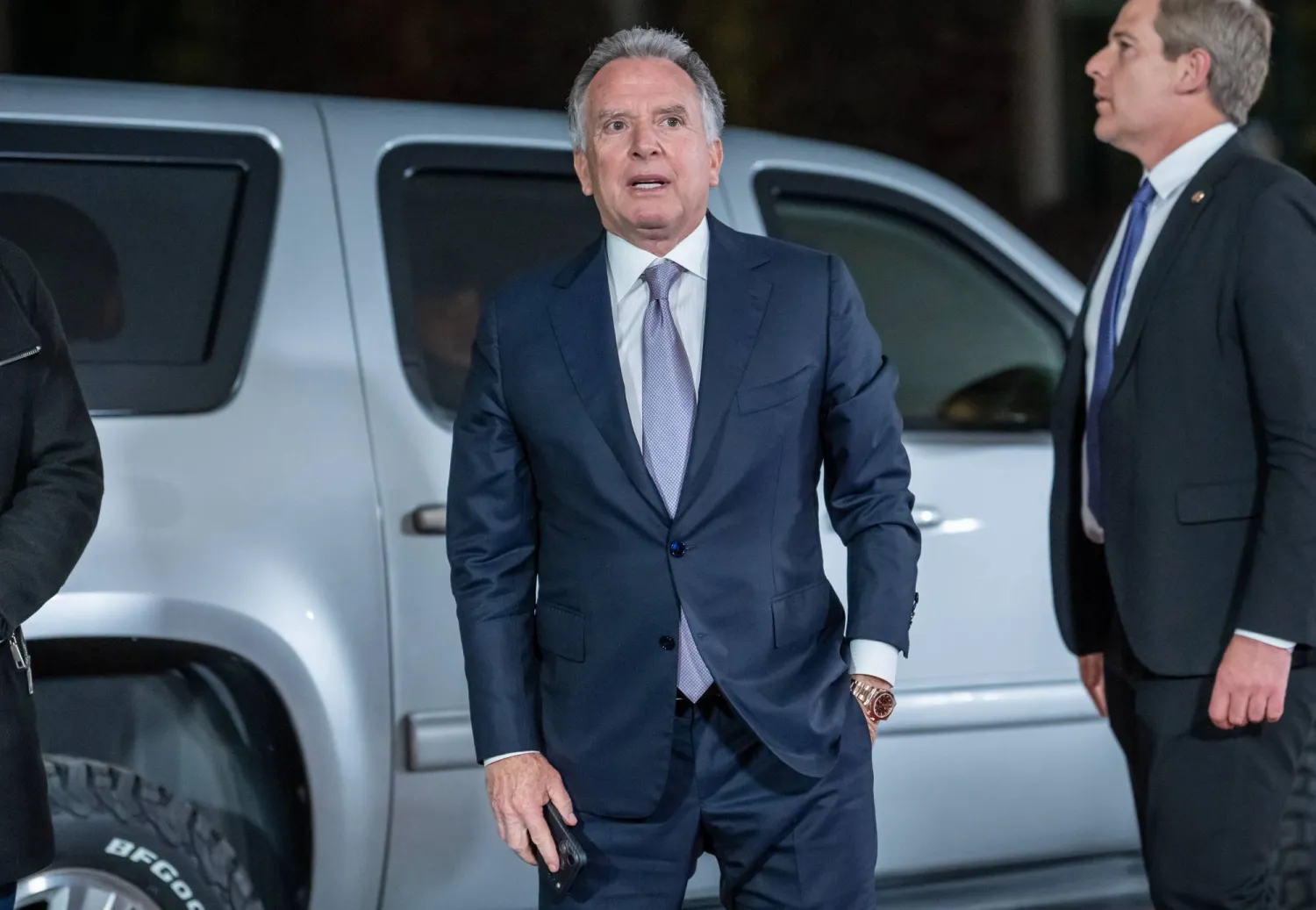 ستيف ويتكوف المبعوث الخاص للرئيس الأميركي دونالد ترمب لدى وصوله إلى مبنى المستشارية في برلين (د.ب.أ)