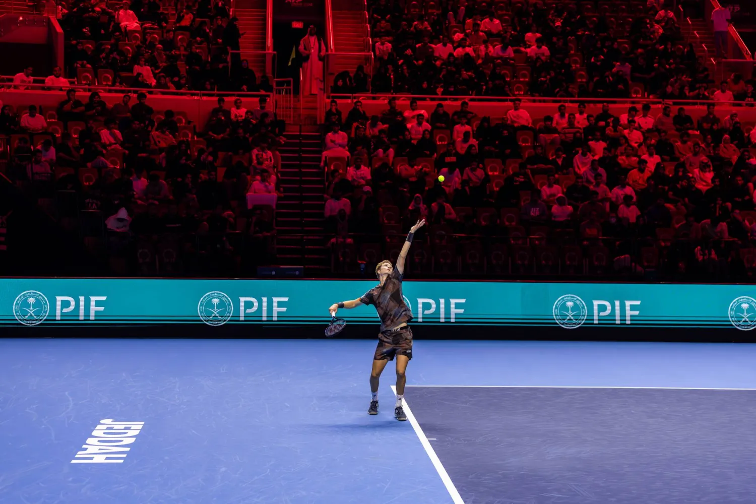 من مواجهات البطولة على صالة مدينة الملك عبدالله الرياضية بجدة (الشرق الأوسط)