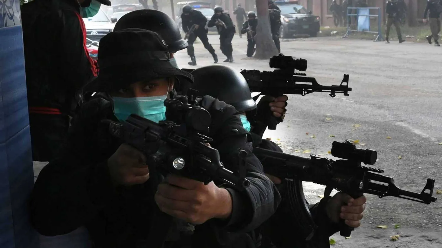 عناصر من الشرطة الباكستانية في حالة استنفار (متداولة)