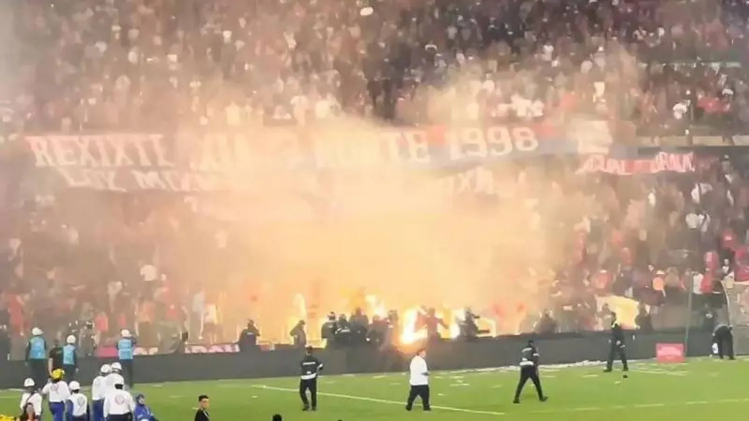 شغب جماهيري بعد نهائي كأس كولومبيا (بي بي سي)