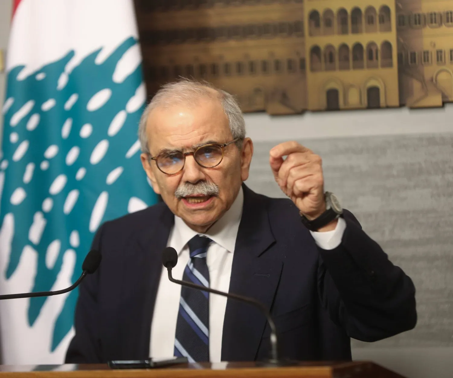 رئيس الحكومة نواف سلام متحدثاً عن مشروع قانون الانتظام المالي واستعادة الودائع (رئاسة الحكومة)