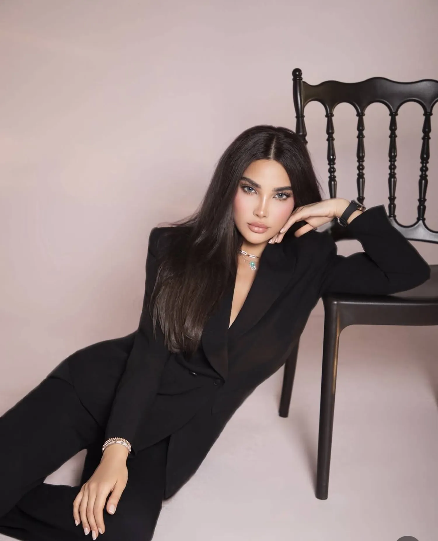 تستعد لإصدار ألبوم غنائي بالمصرية (شيراز) 