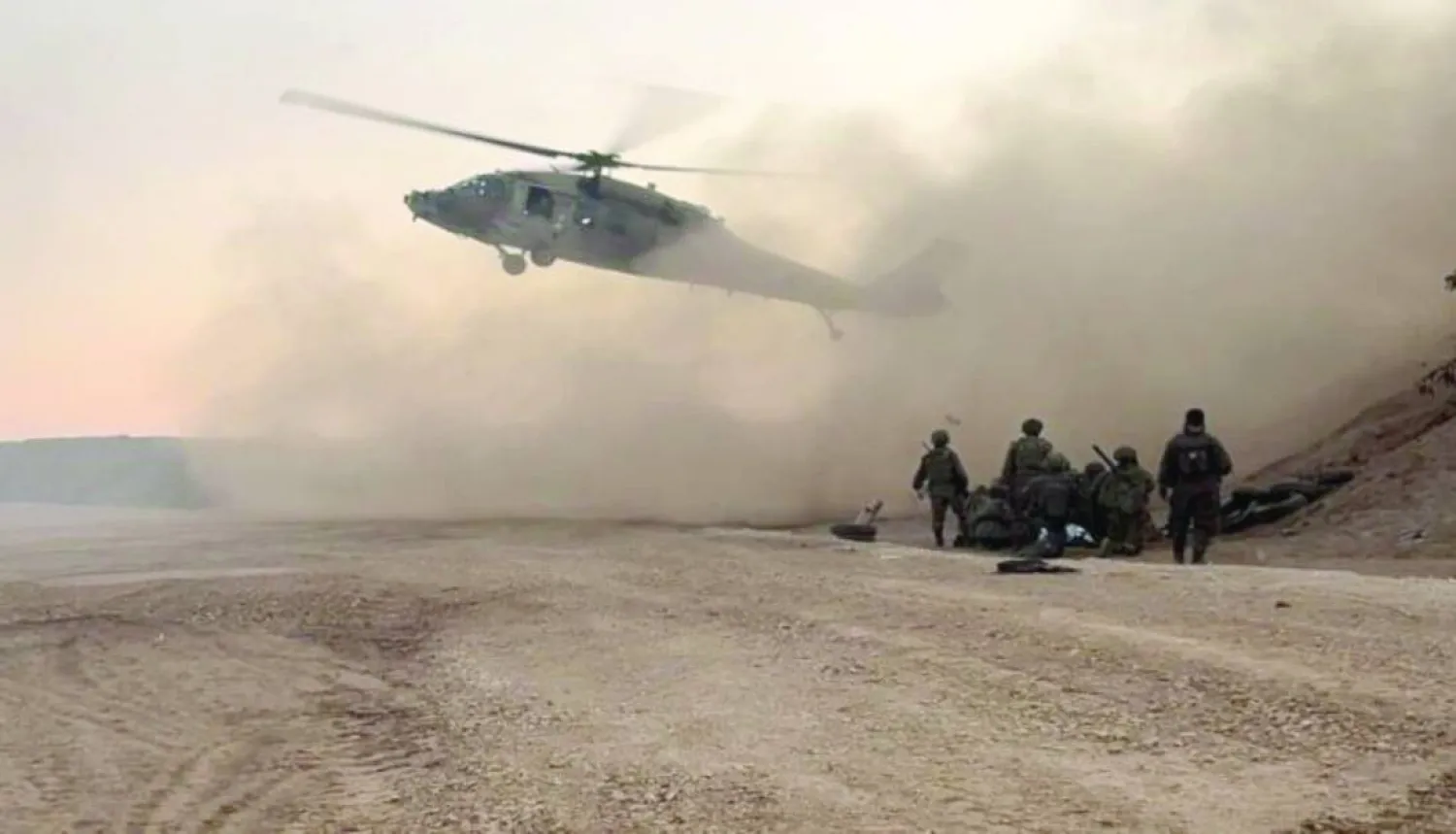 
الأمن العراقي قال إنه نفّذ إنزالاً بالأراضي السورية واعتقل قياديين في «داعش» (إعلام حكومي)