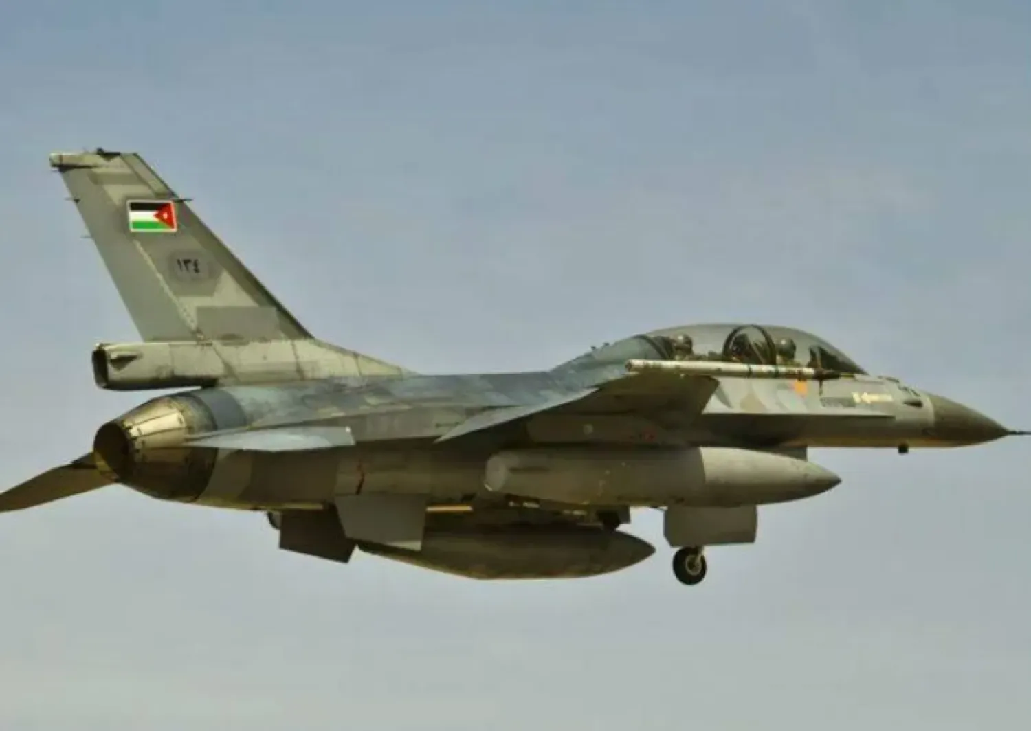 A Royal Jordanian Air Force F-16 Fighting Falcon fighter jet flies over an airbase in northern Jordan on May 29, 2014, during the Eager Lion exercise. [US Air Force website]