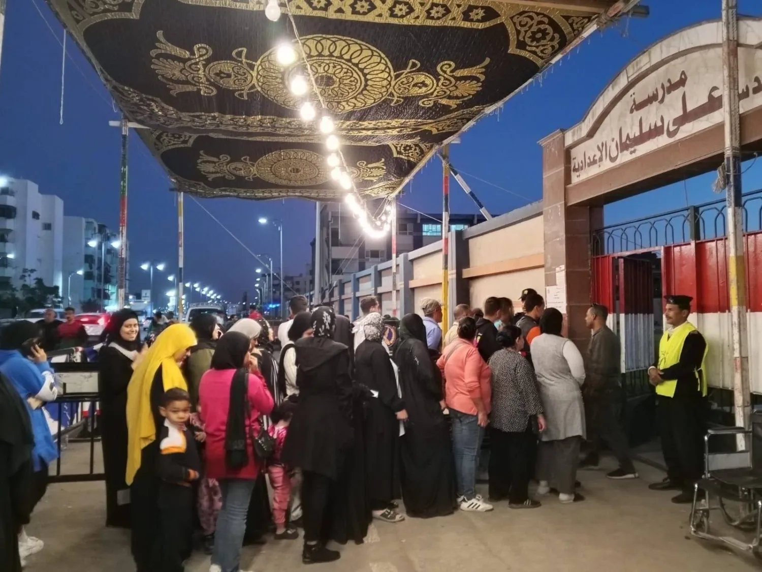 ناخبون في محافظة بورسعيد المصرية خلال المرحلة الثانية لانتخابات مجلس النواب (تنسيقية شباب الأحزاب)