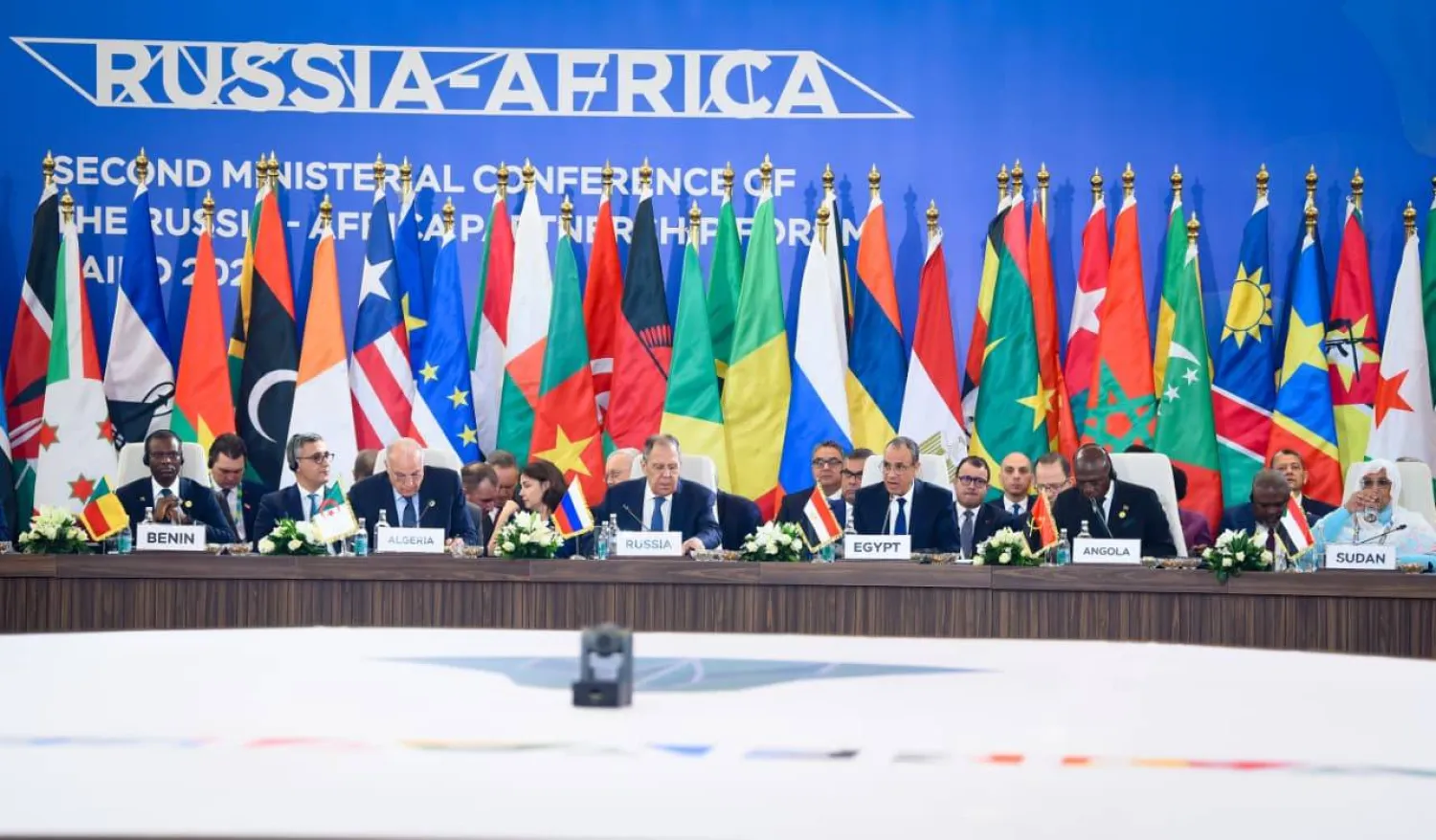 مشاركون في منتدى «الشراكة الروسي-الأفريقي» بالقاهرة (الخارجية المصرية)