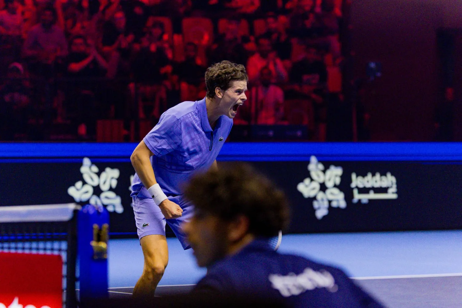 ألكسندر بلوكس محتفلاً ببلوغه النهائي (الشرق الأوسط)