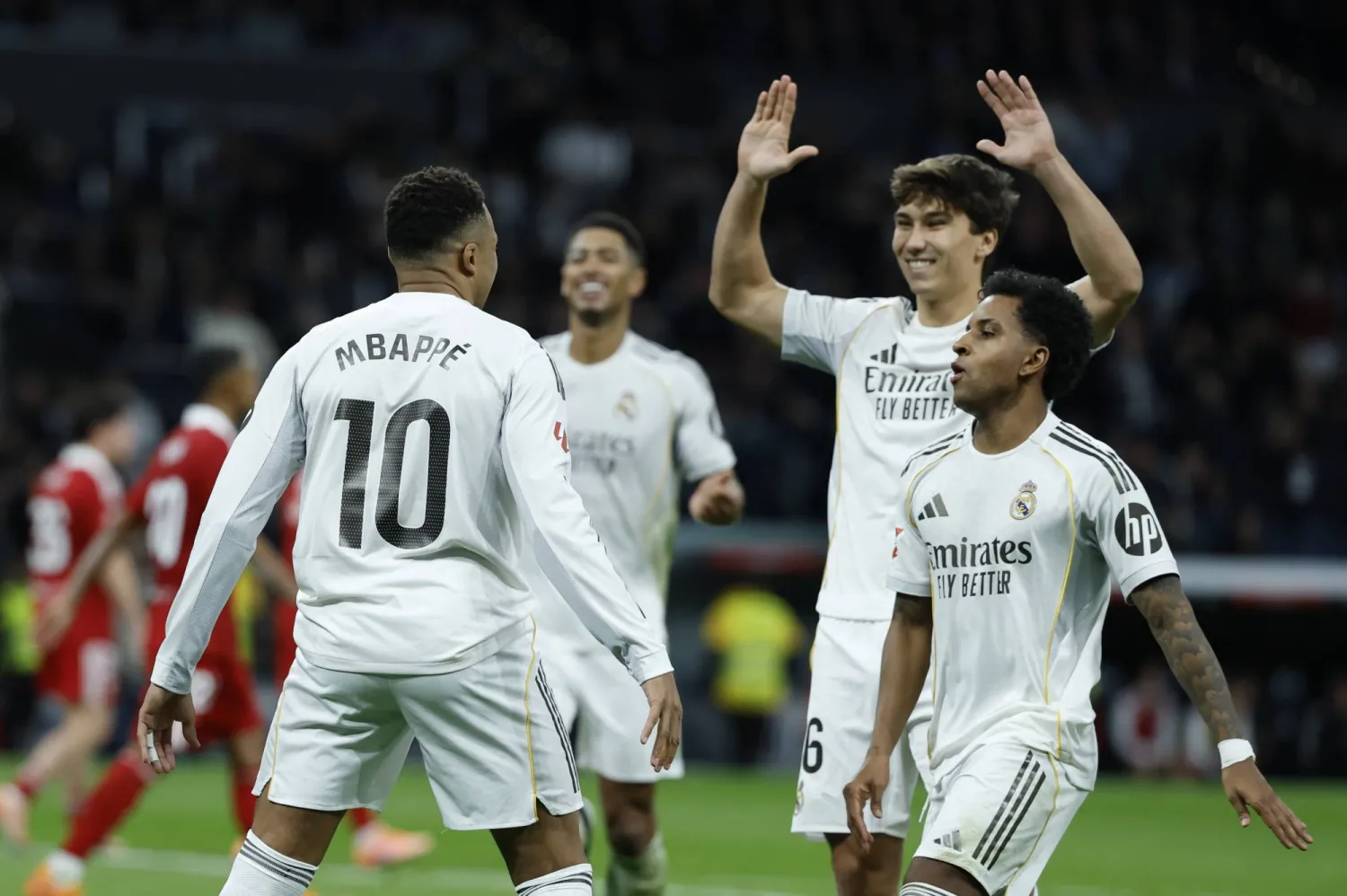 مبابي محتفلا بالهدف (إ.ب.أ)