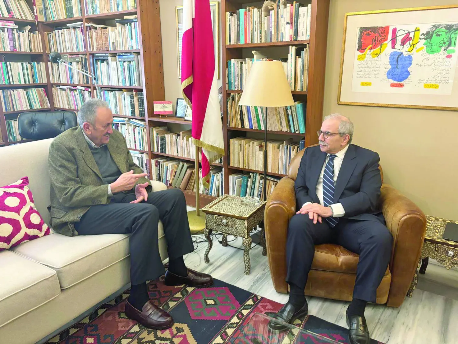 
رئيس الحكومة نواف سلام مستقبلاً رئيس الوفد اللبناني في لجنة الميكانيزم سيمون كرم (رئاسة الحكومة)