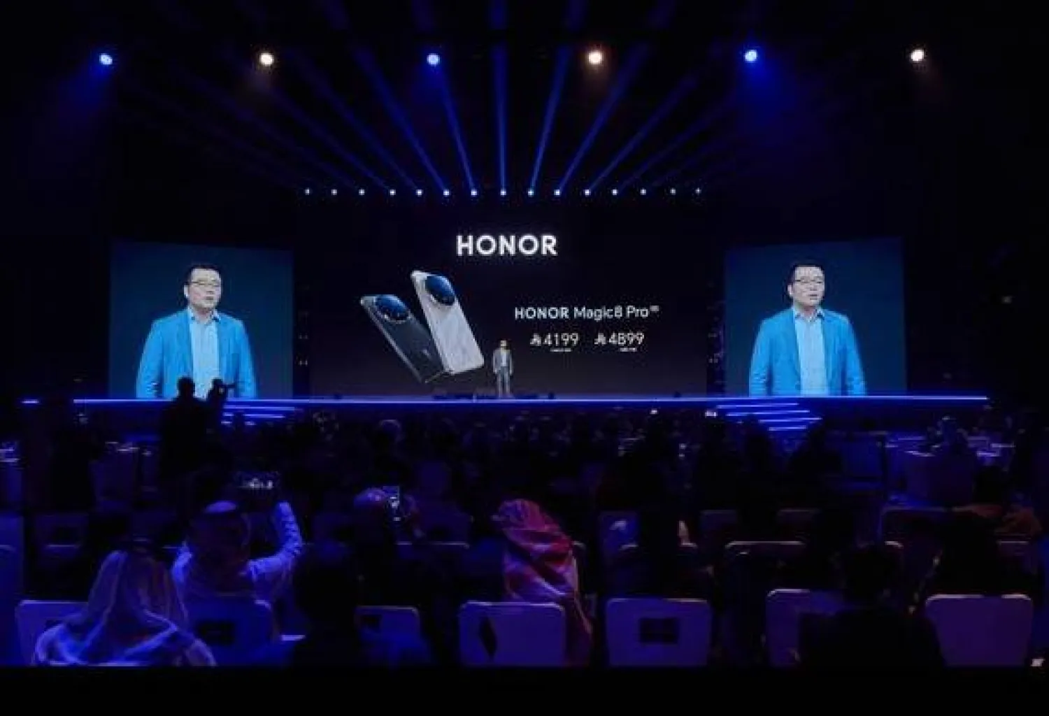 HONOR تكشف عن هاتف MAGIC8 PRO في السعودية خلال حفل إطلاق استثنائي