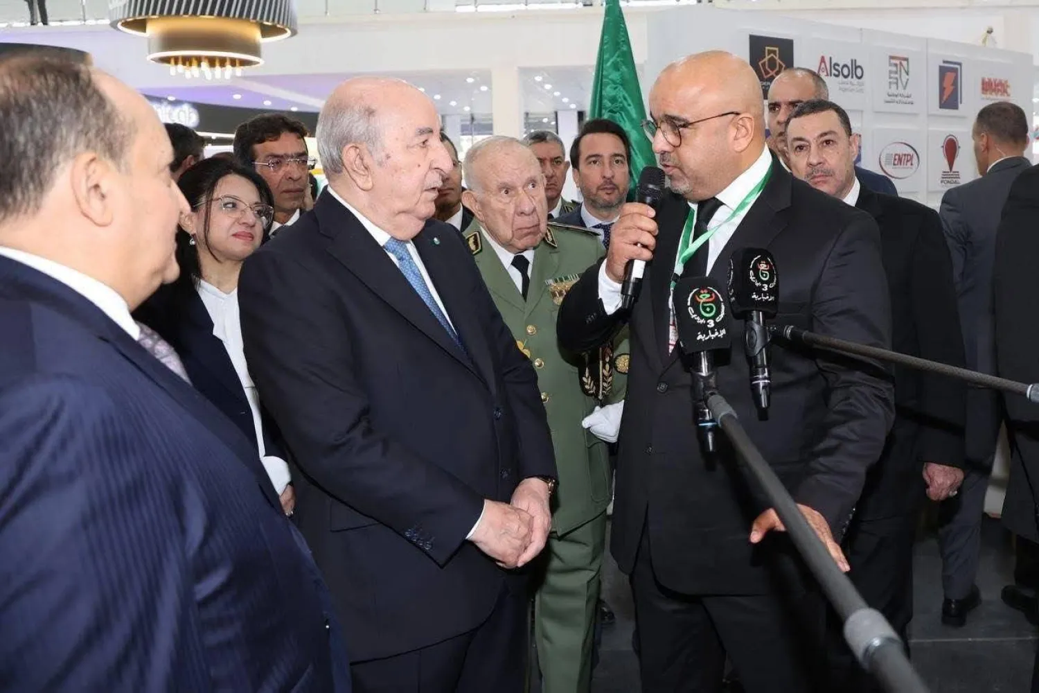 الرئيس الجزائري عبد المجيد تبون في افتتاح «معرض الإنتاج الوطني» بالجزائر العاصمة (الرئاسة)