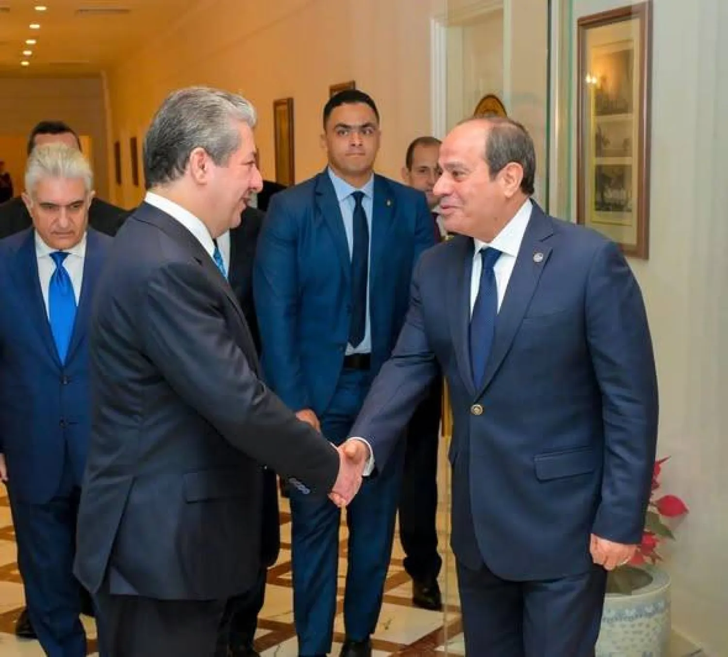 الرئيس عبد الفتاح السيسي خلال محادثات مع رئيس حكومة كردستان - العراق مسرور بارزاني في القاهرة الأحد (الرئاسة المصرية)