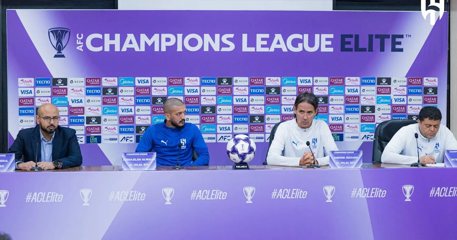 إنزاغي والمالكي خلال المؤتمر الصحافي (موقع نادي الهلال)