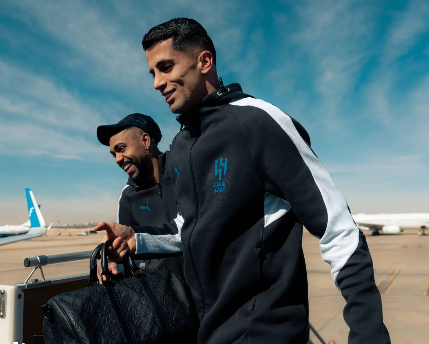 كانسيلو في مقدمة بعثة الهلال إلى الشارقة (موقع النادي)