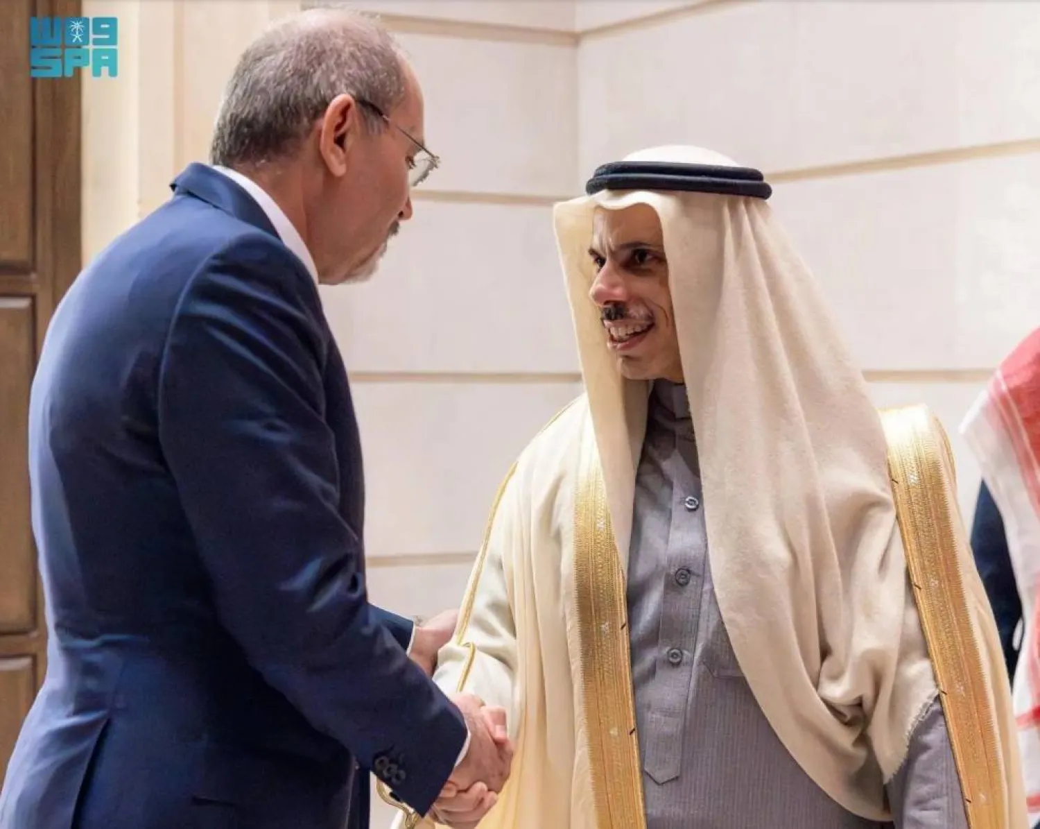 The Saudi Minister of Foreign Affairs met in Riyadh on Sunday with the Jordanian Deputy Prime Minister and Minister of Foreign Affairs and Expatriates. SPA