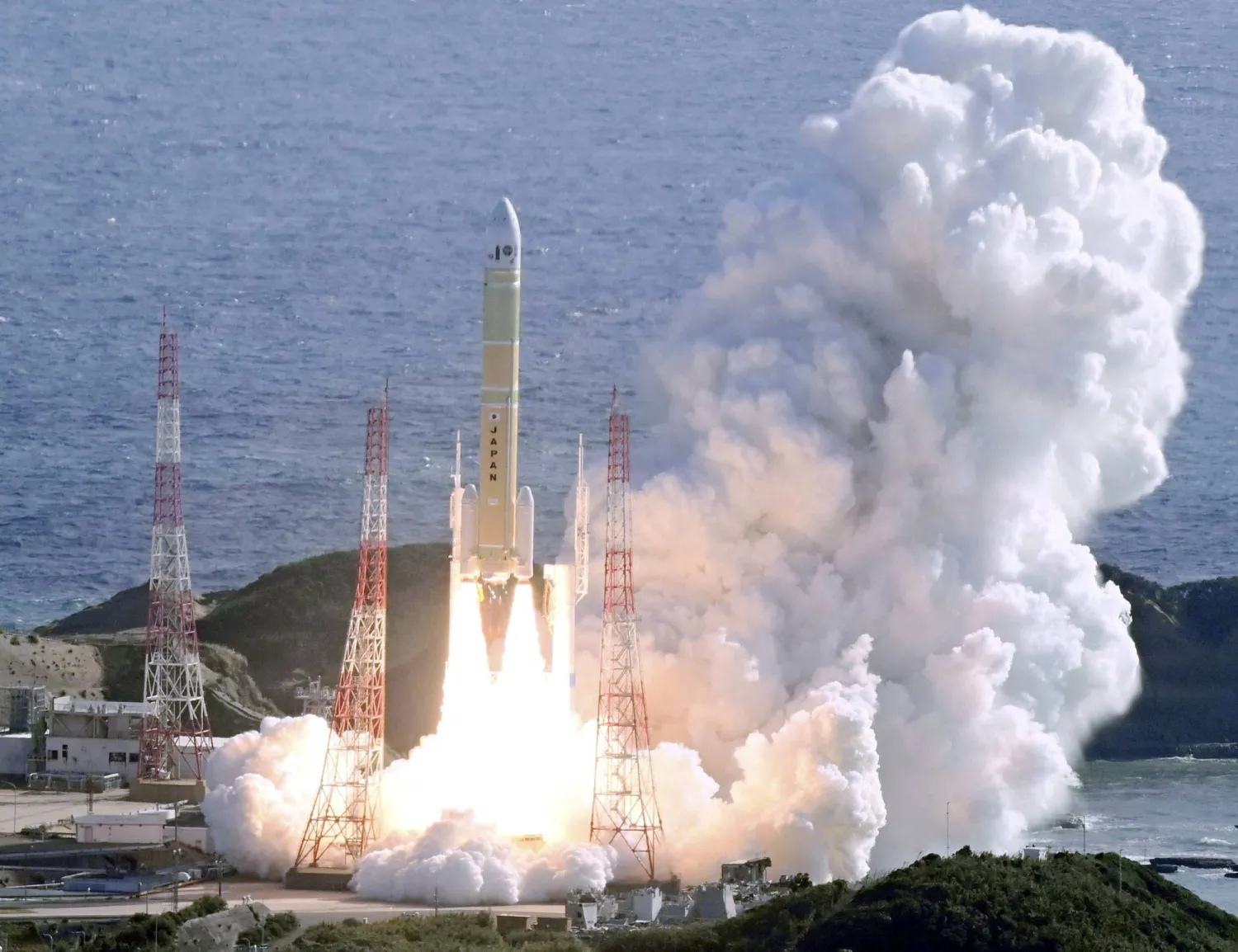 Japan's H3 rocket No.8 carrying carrying the Michibiki No. 5 satellite lifts off from the Tanegashima Space Center on the southwestern island of Tanegashima, Kagoshima Prefecture, southwestern Japan, December 22, 2025, in this photo taken by Kyodo. Kyodo/via REUTERS 