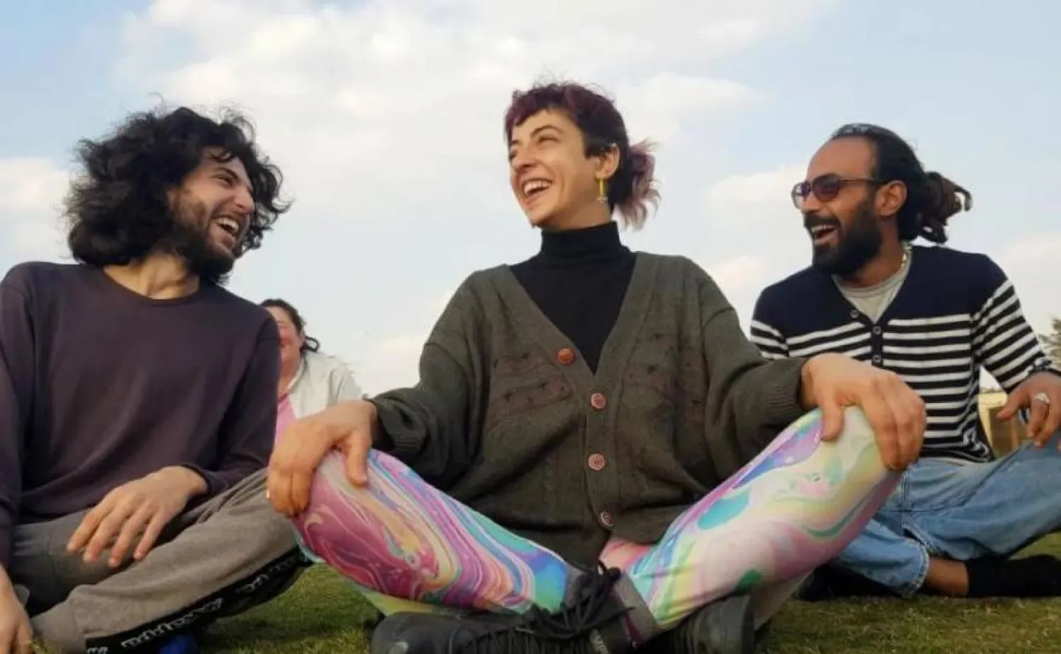 الضحك له فوائد صحية كثيرة (رويترز)