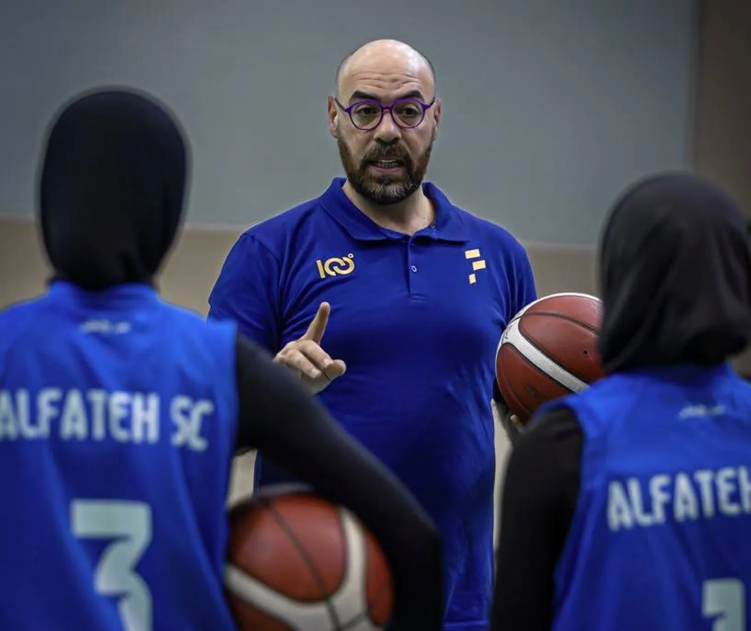 المصري محمد عبد الحليم محمد المدير الفني لفريق السيدات لكرة السلة (نادي الفتح)