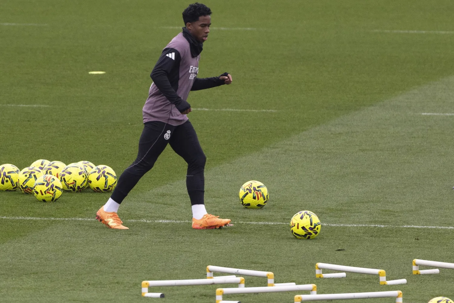 البرازيلي الشاب إندريك (إ.ب.أ)