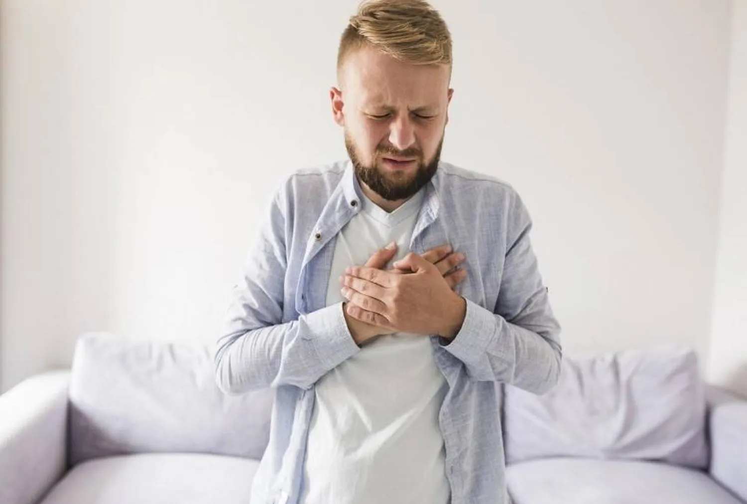 «بوابة الحمض» قد تضعف عندما يرتخي الصمام المريئي السفلي أو يبقى مفتوحاً جزئياً (بكساباي)