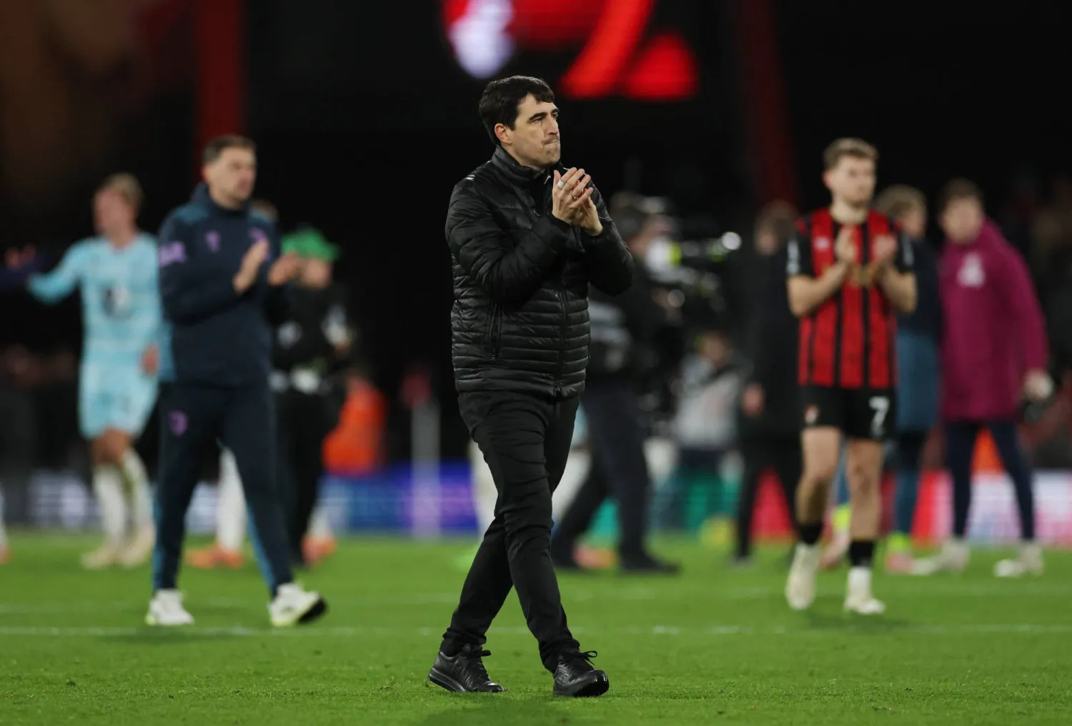 الإسباني أندوني إيرولا مدرب بورنموث (رويترز)