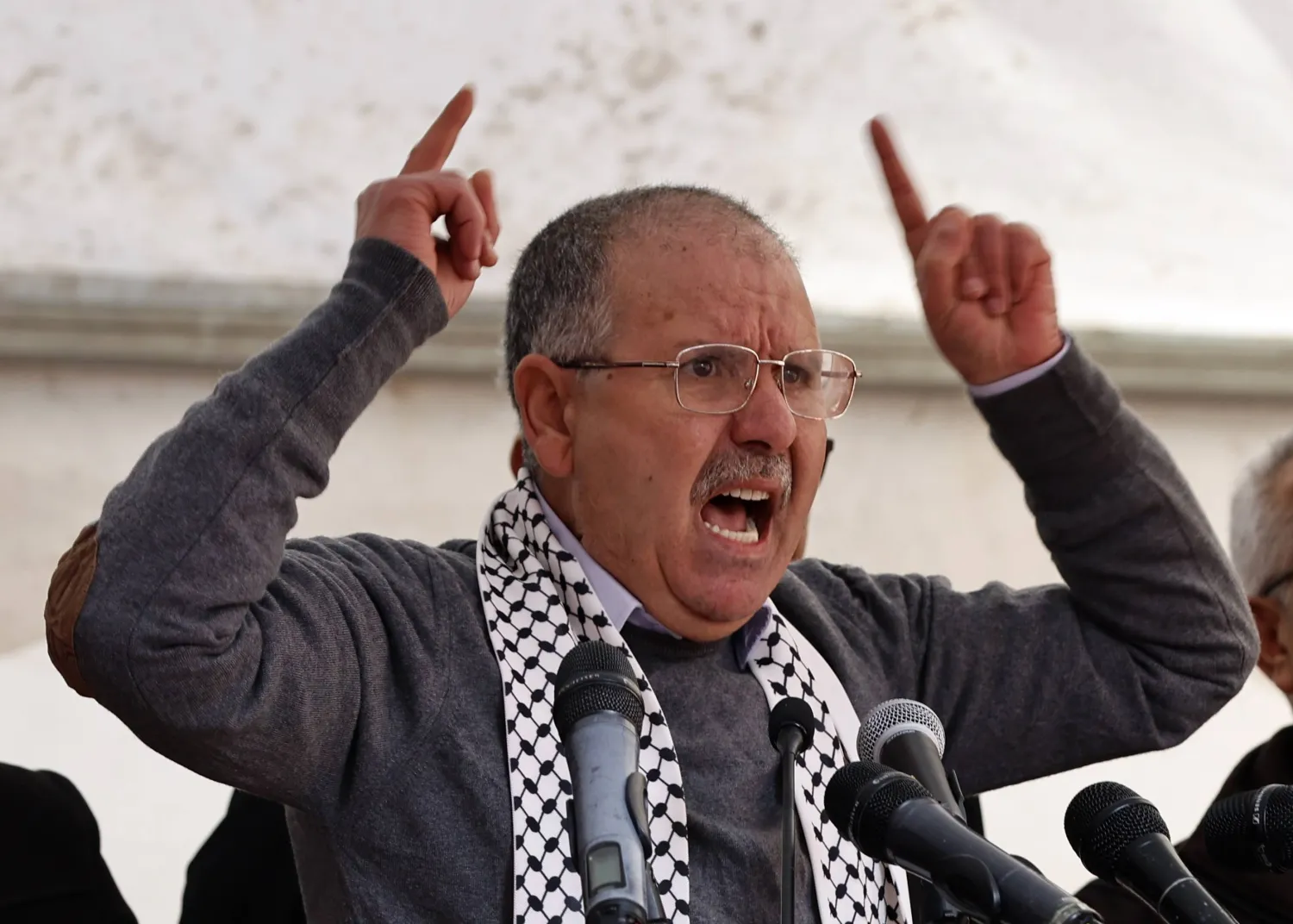 نور الدين الطبوبي الأمين العام للاتحاد العام التونسي للشغل (إ.ب.أ)