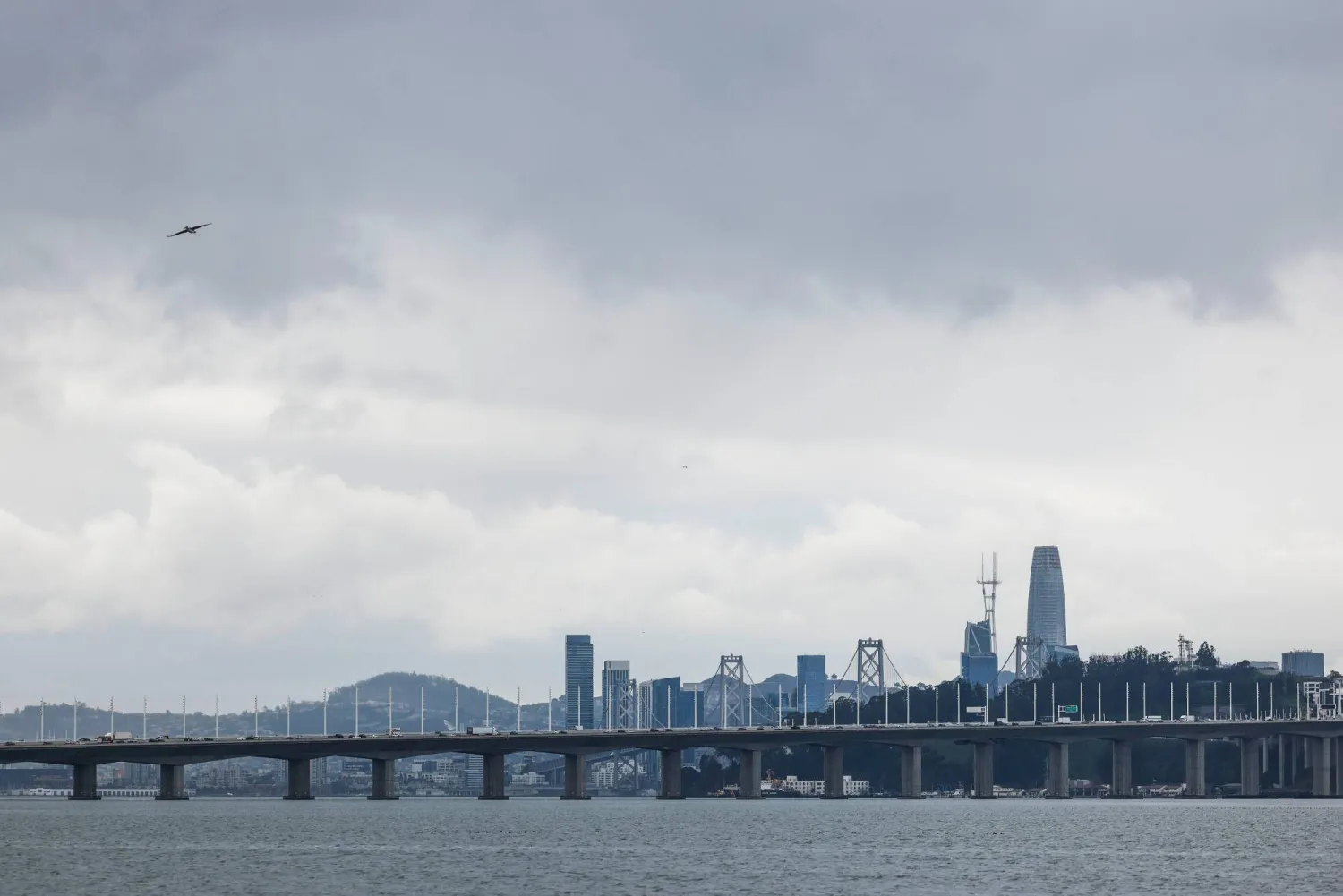 تجتاح ولاية كاليفورنيا الأميركية عواصف شتوية متعددة (أ.ب)