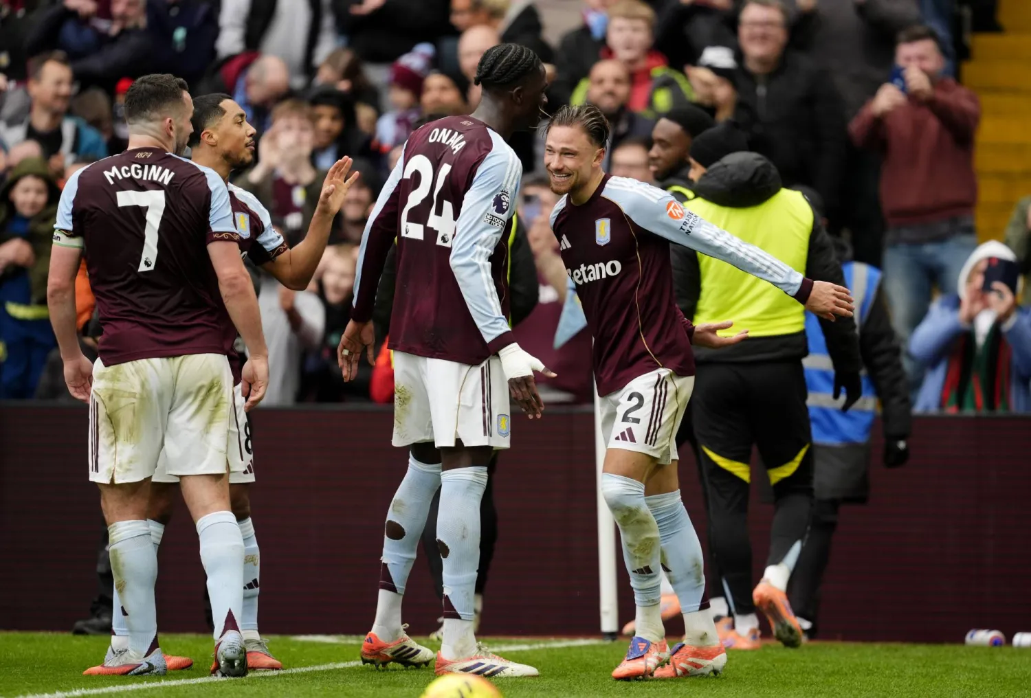 يدخل آستون فيلا فترة أعياد الميلاد في أفضل حالاته بفضل 10 انتصارات متتالية بجميع المسابقات (د.ب.أ)