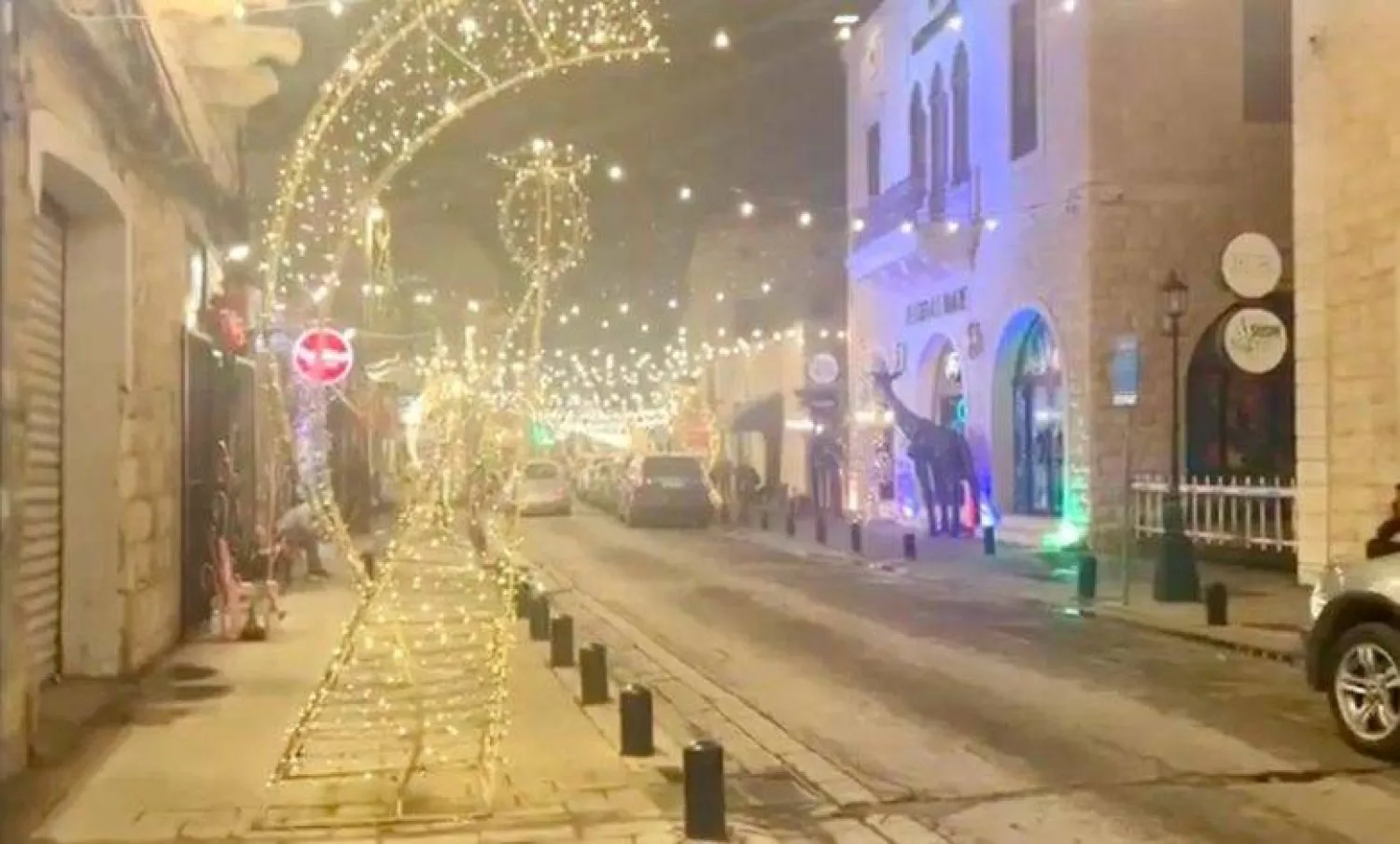 يتميز لبنان بزينة شوارعها خلال فترة الاعياد (إنستغرام)