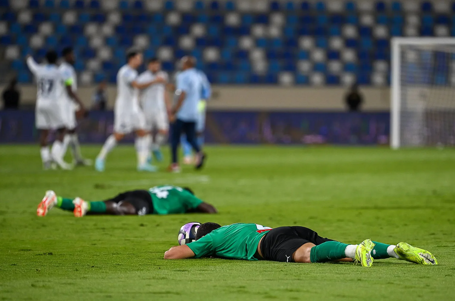 النجمة سجل عودة باهتة للأضواء بعد غياب طويل (تصوير: علي خمج)