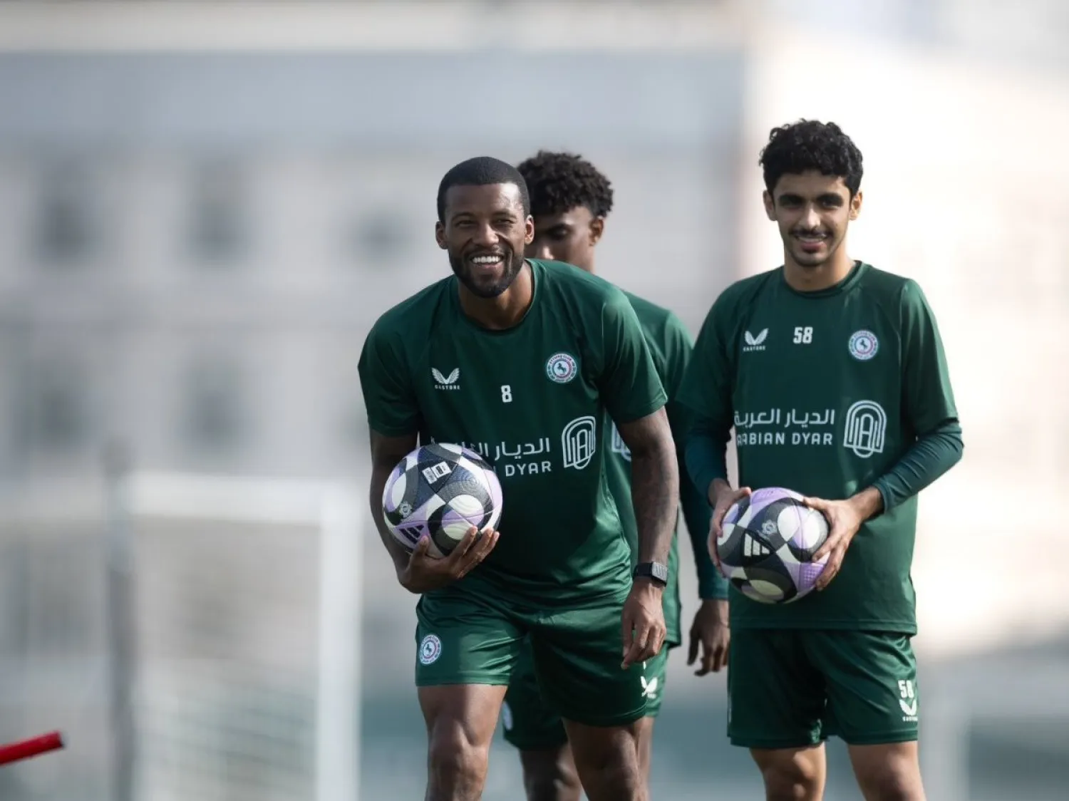 لاعبو الاتفاق خلال استعداداتهم لعودة منافسات الدوري السعودي (موقع النادي)