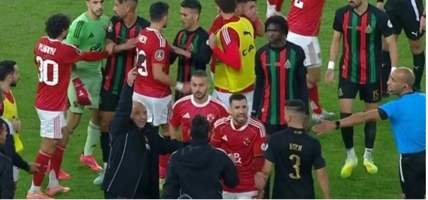 أصدر الاتحاد الأفريقي لكرة القدم سلسلة من العقوبات التأديبية بحق نادي الجيش الملكي (كاف)