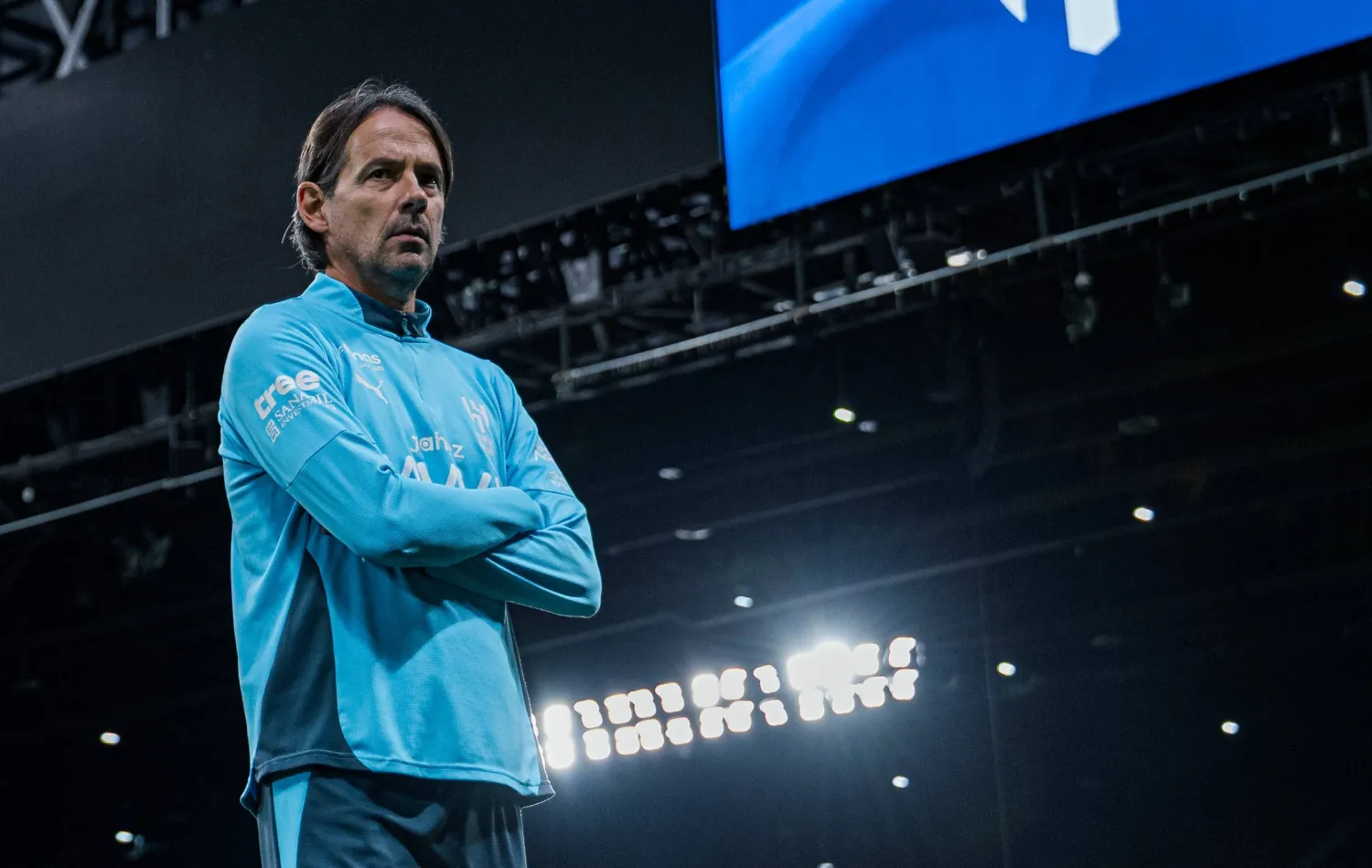 إنزاغي يتابع أداء لاعبيه خلال التدريبات الأخيرة (موقع النادي)