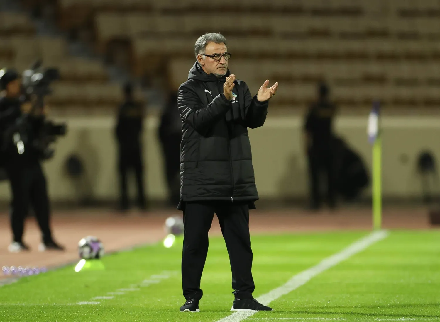 الفرنسي كريستوف غالتييه مدرب فريق نيوم (تصوير: عدنان مهدلي) 