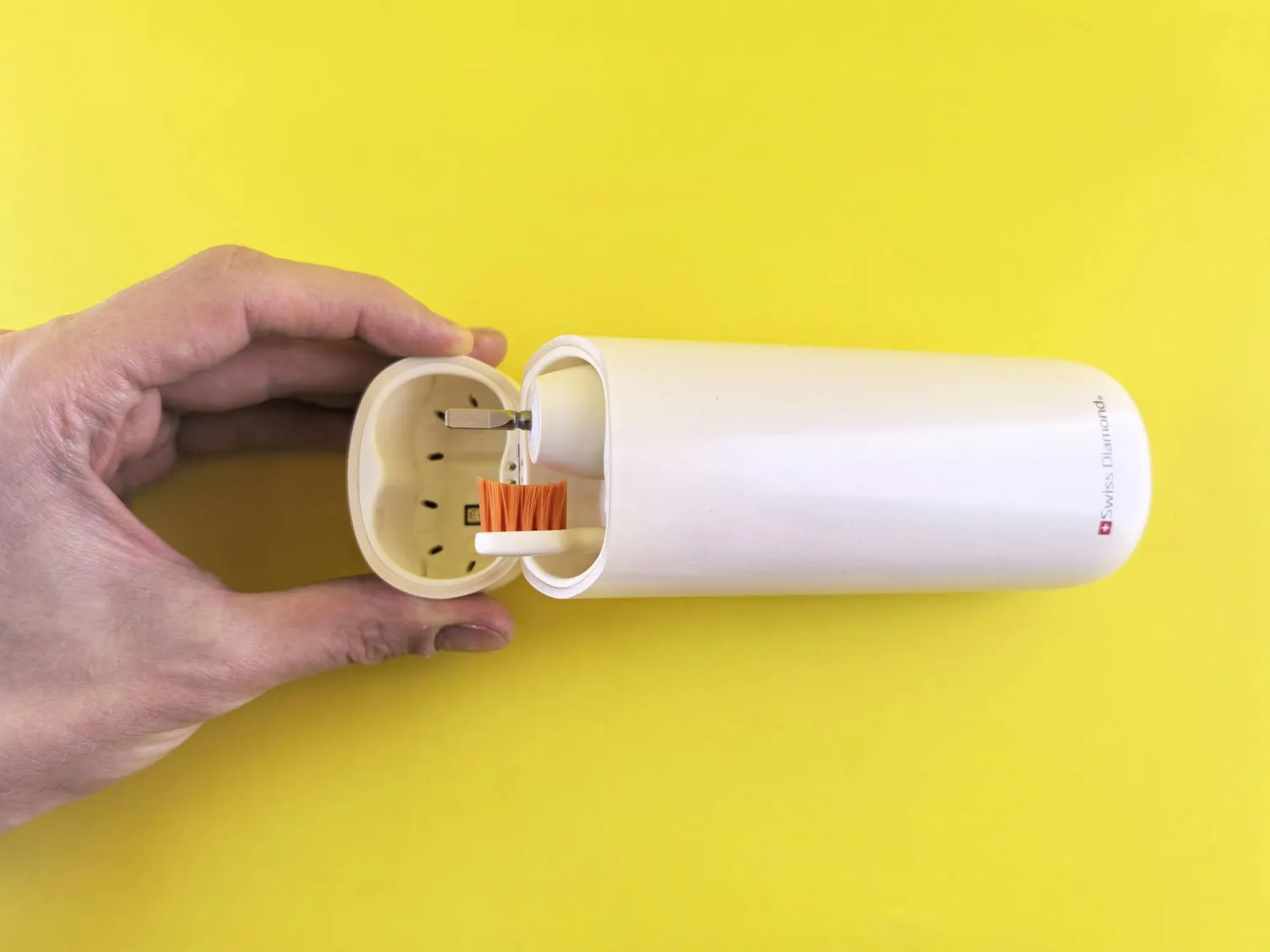 فرش الأسنان الكهربائية تُزيل البلاك بفعالية أكبر من تلك اليدوية (بيكسلز)