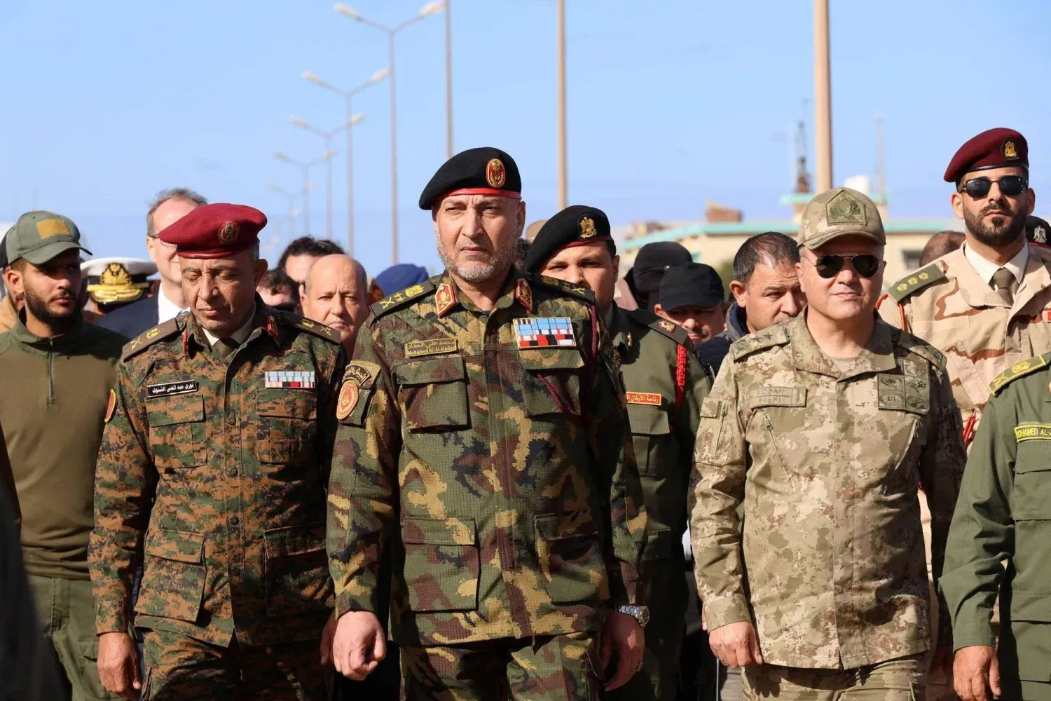 Libya Genelkurmay Başkanı Orgeneral Muhammed el-Haddad, el-Hums askeri kışlasında yeni subayların mezuniyet töreninde (Reuters)