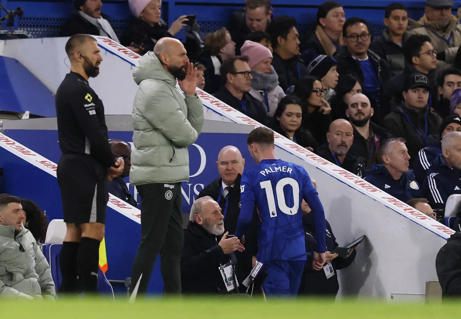 بالمر أثناء تبديله (رويترز)