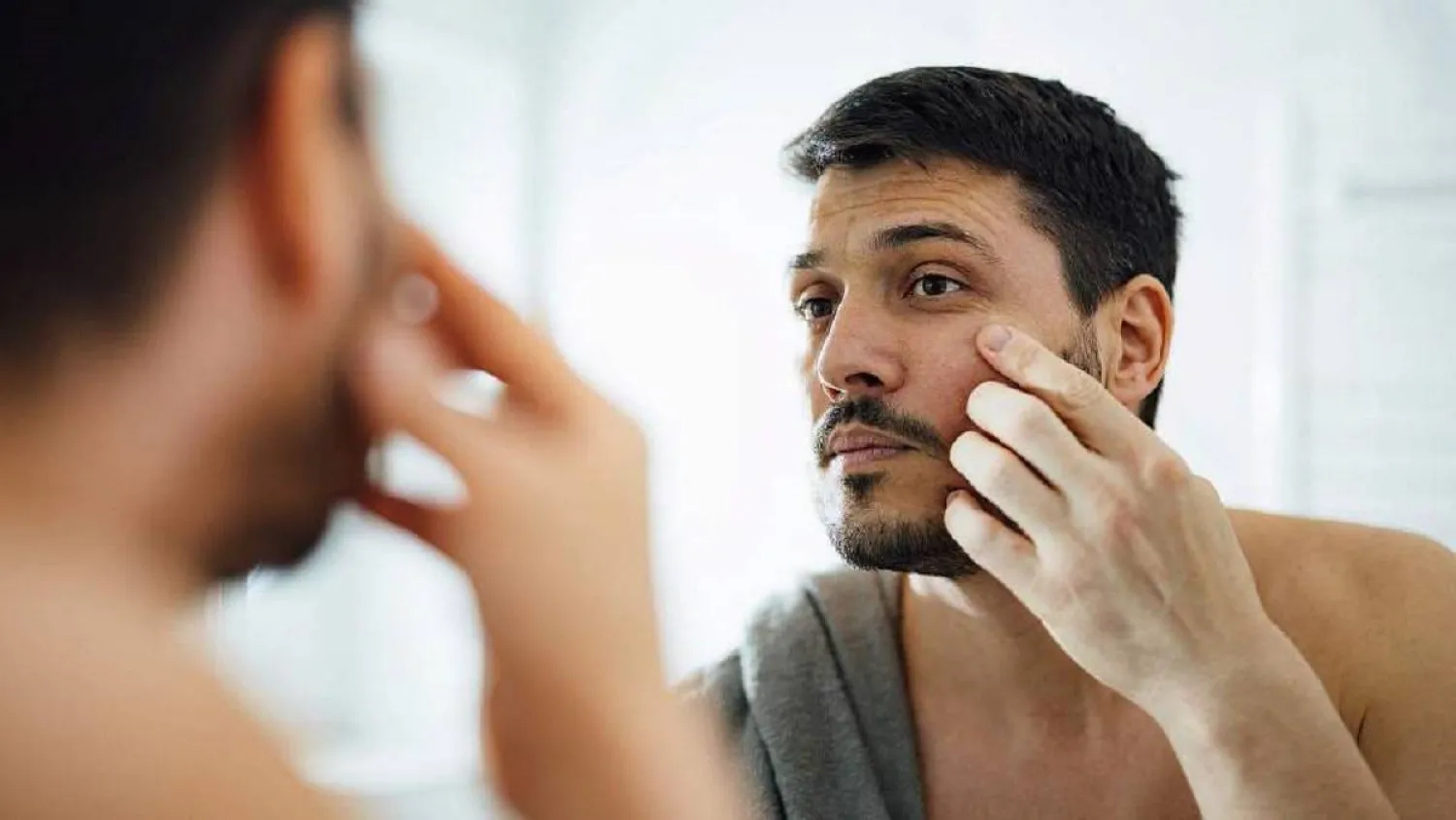 فيتامين «سي» وفيتامين «هـ» عنصران أساسيان للحفاظ على بشرة صحية ومشرقة (جامعة آيوا)