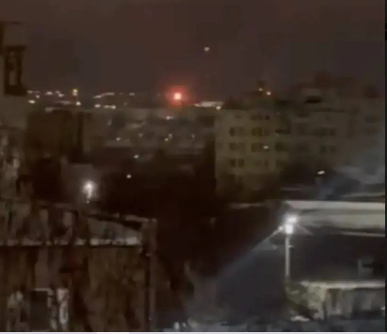 انفجارات في سماء مدينة سيزران الروسية في مقاطعة سامارا خلال هجوم بطائرة مسيرة (وسائل إعلام أوكرانية)