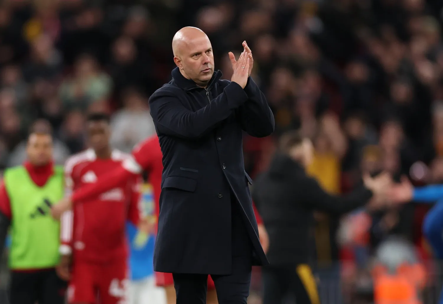 الهولندي أرني سلوت المدير الفني لفريق ليفربول (إ.ب.أ)