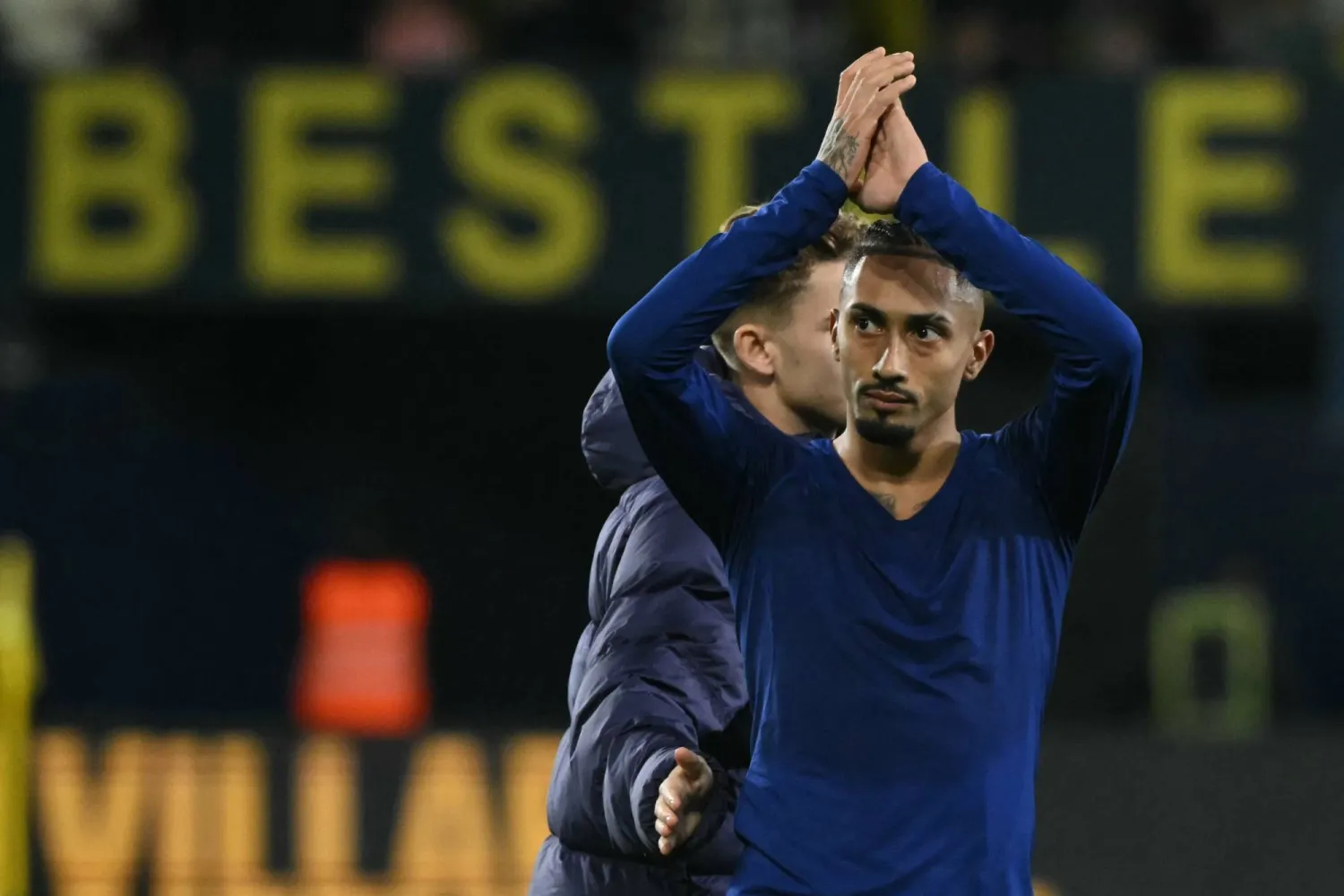 البرازيلي رافينيا نجم برشلونة (أ.ف.ب)