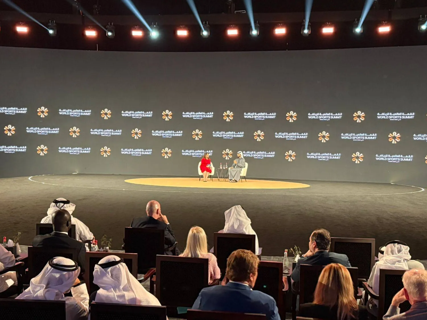 جانب من الجلسات الحوارية في القمة العالمية للرياضة (الشرق الأوسط)
